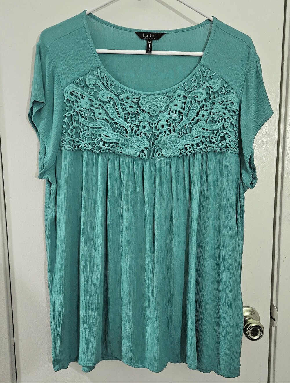 Nicole Miller New York XL Turquoise Blouse Top Crochet Flower Detail